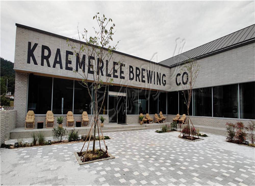 啤酒中贴标机的工作步骤